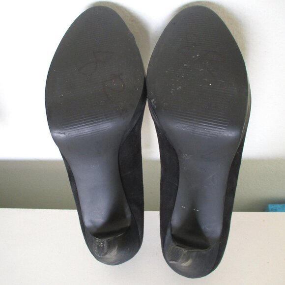 Marc Fisher "Violat" Womens Black Suede .5" Platform Peep w/3.5" Heel- Size 8.5M - Picture 11 of 11